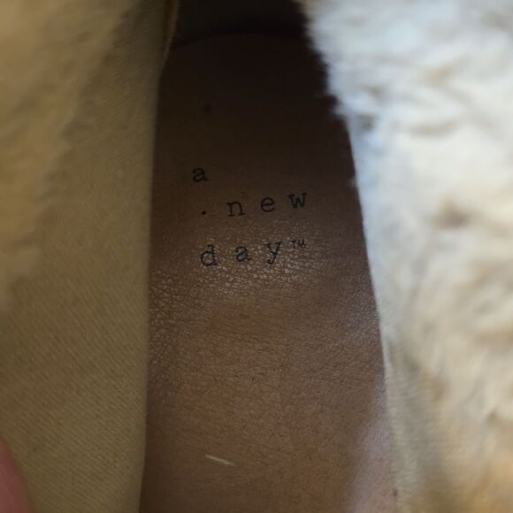 A New Day Women's Size 7 Camel Brushed Faux Fur Hiking Combat Boot Lace Up - Picture 7 of 9